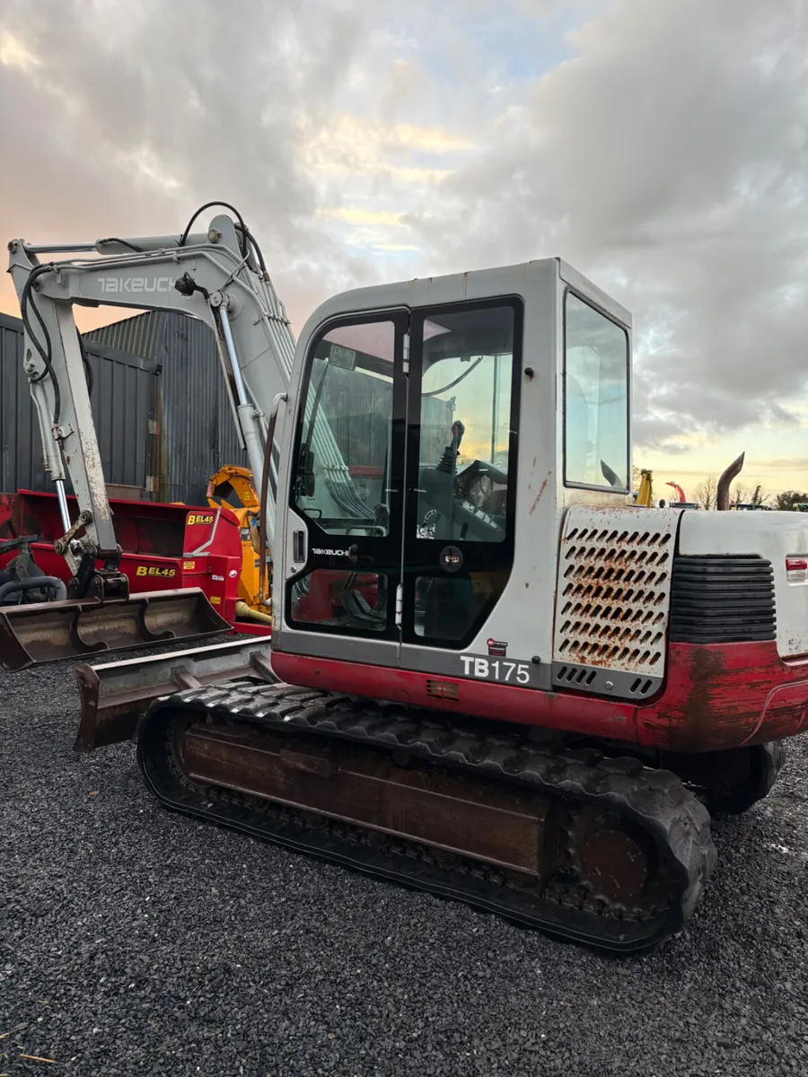 Takeuchi digger - Image 1