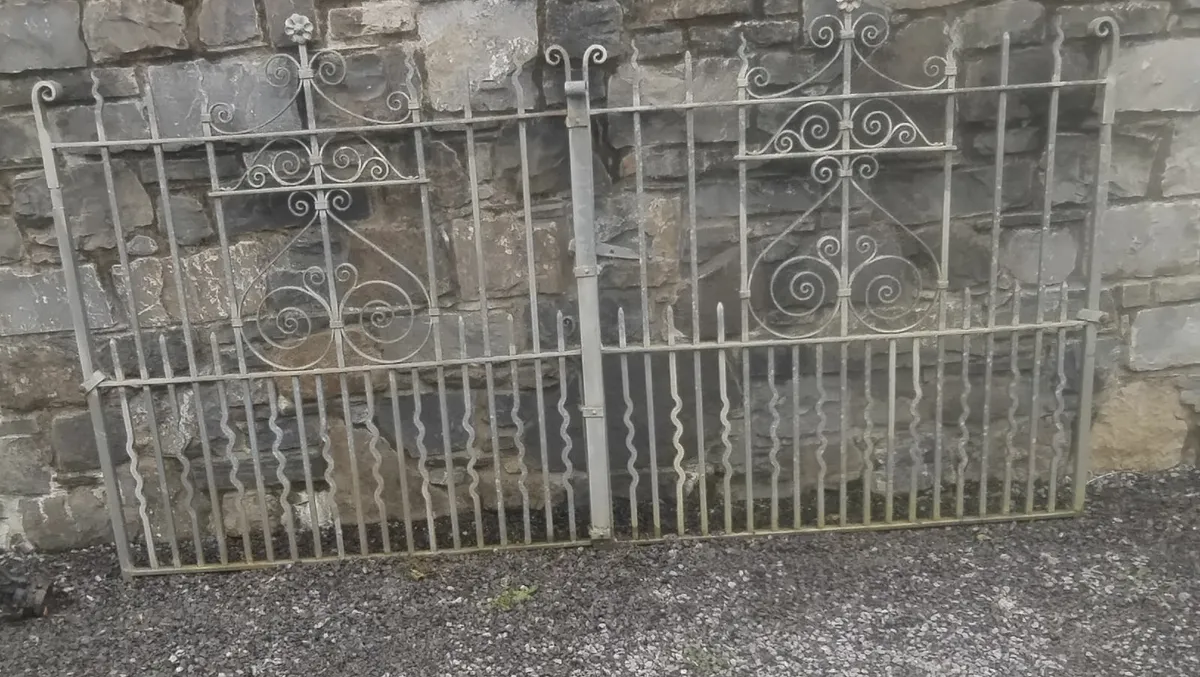 Antique Hand forged entrance gates 9'2" x 4'8" - Image 2