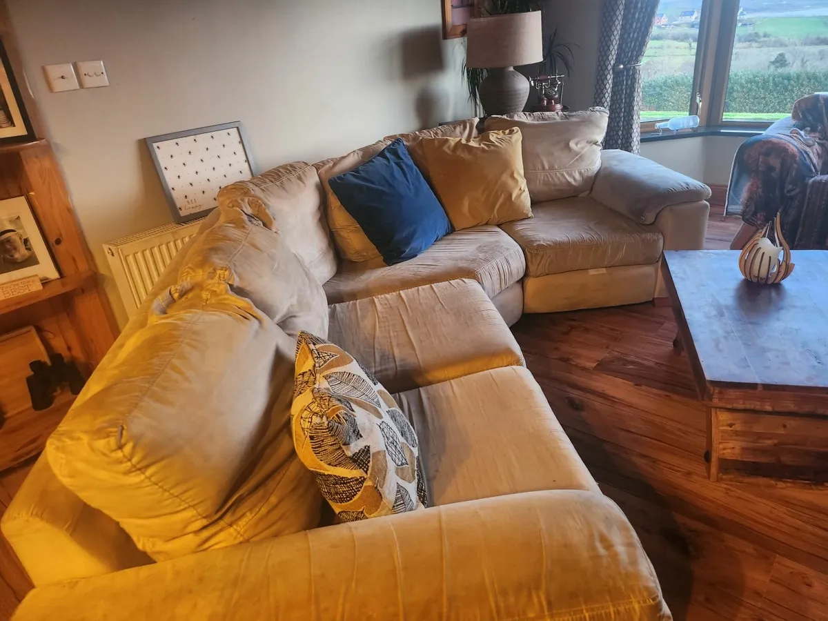 Couch for sale - Image 1