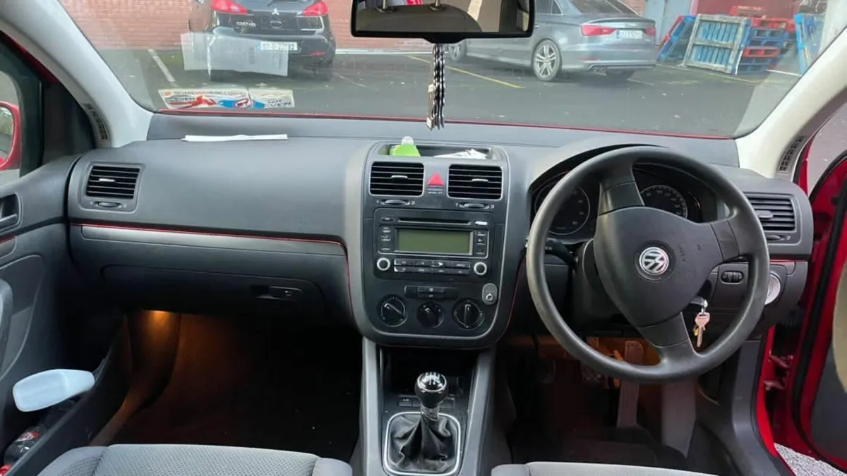 Volkswagen Golf 2006 - Image 1