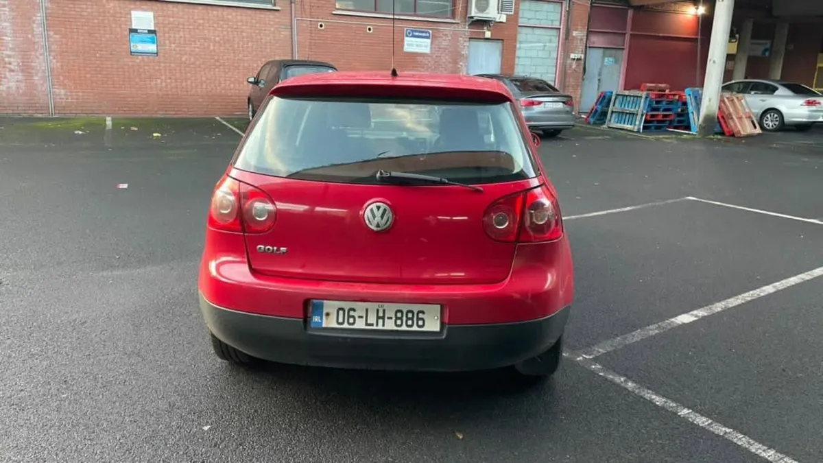 Volkswagen Golf 2006 - Image 2
