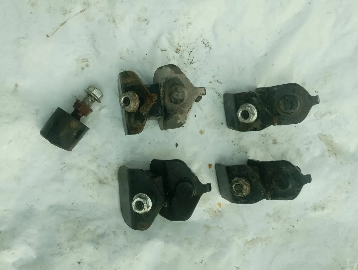 Honda engine rubber mounting bushing set - Image 2