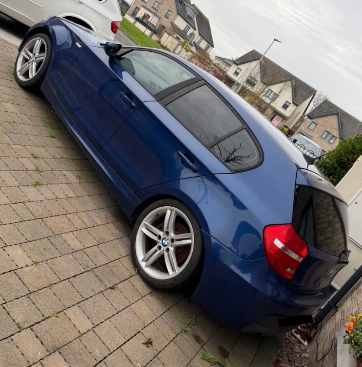 3011 BMW 118D M-SPORT FULL LEATHER/SUNROOF - Image 2