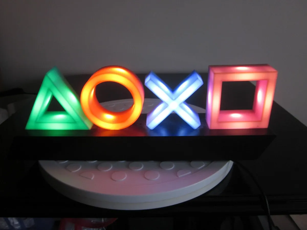 Paladone PlayStation Icons Light 3 Modes - Image 1