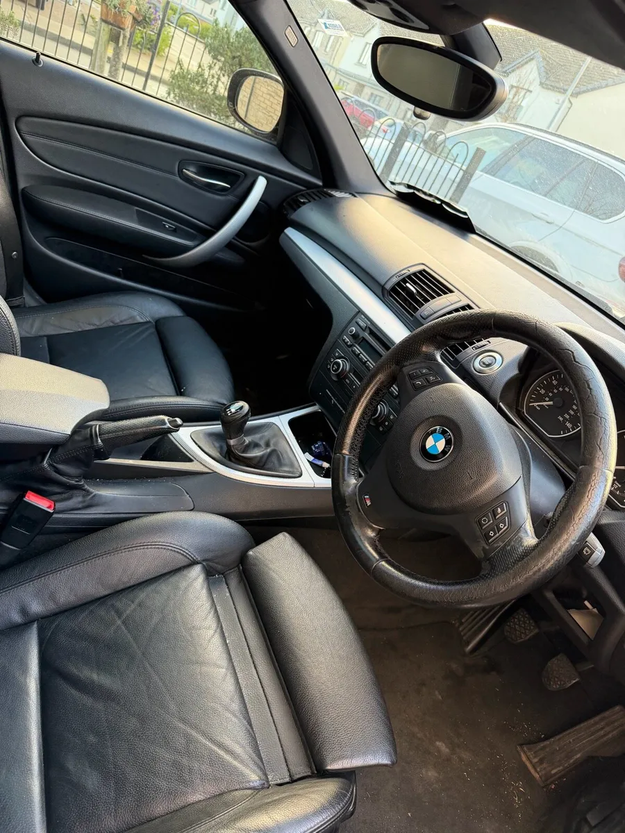 3011 BMW 118D M-SPORT FULL LEATHER/SUNROOF - Image 3