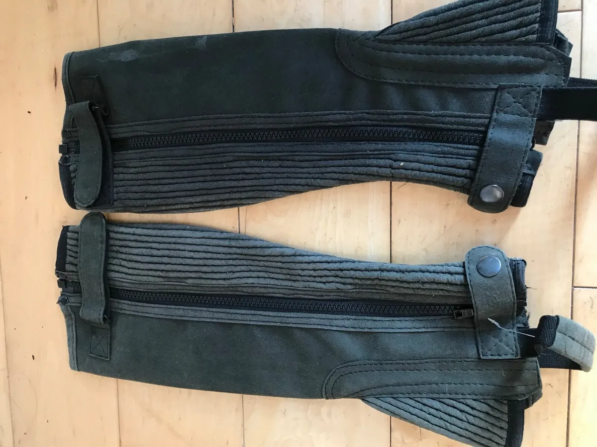Half chaps barely used- Size 12 years (long) - Image 2