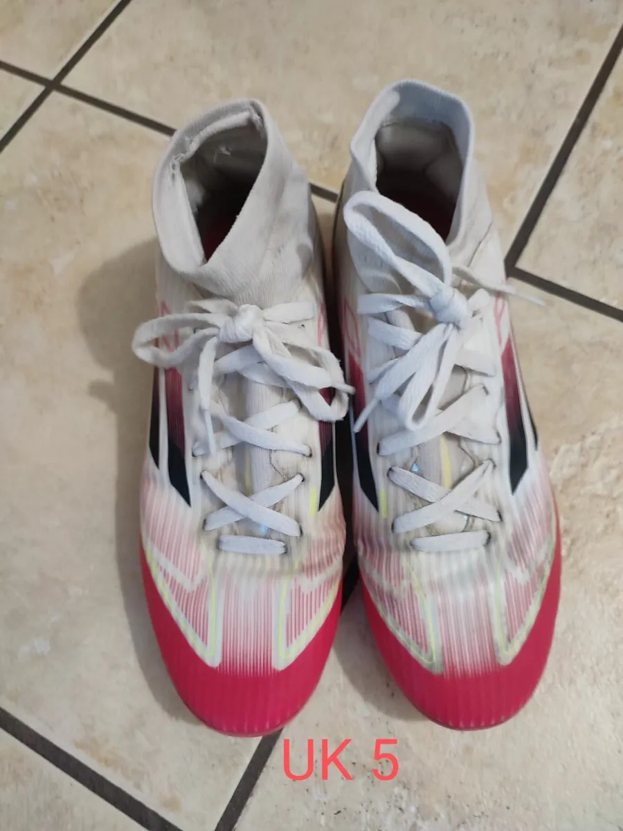 Football shoes - Image 2