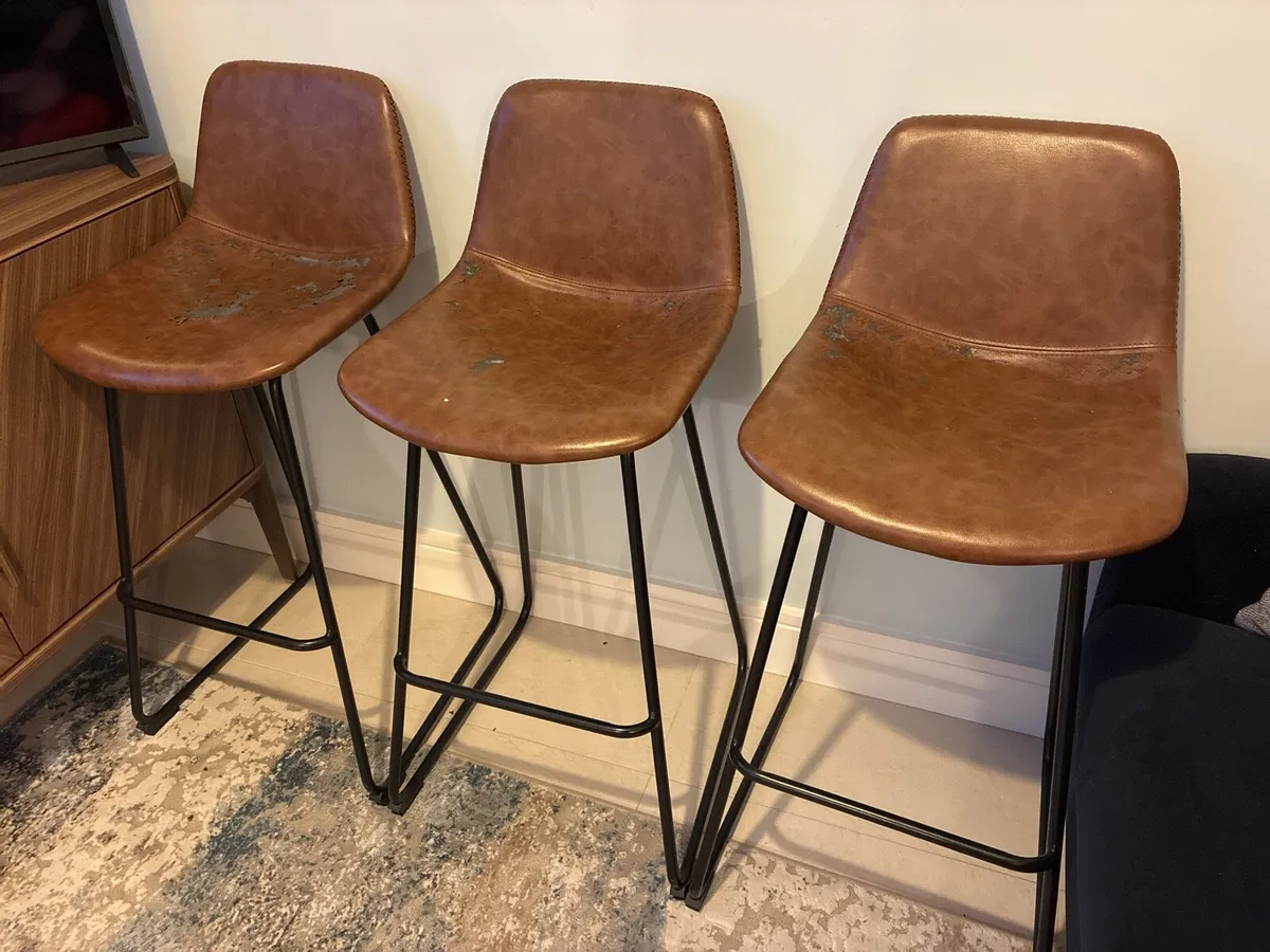 3 bar stools - Image 1
