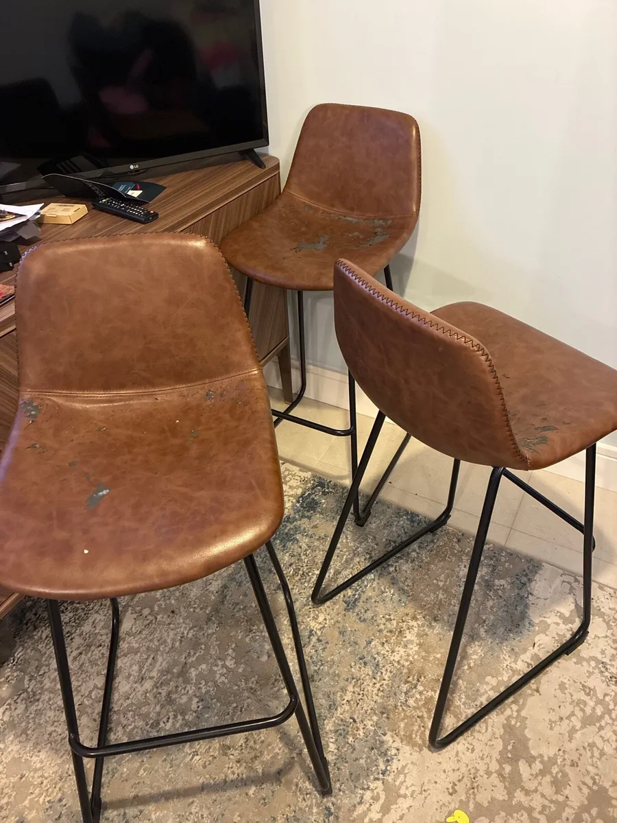 3 bar stools - Image 3