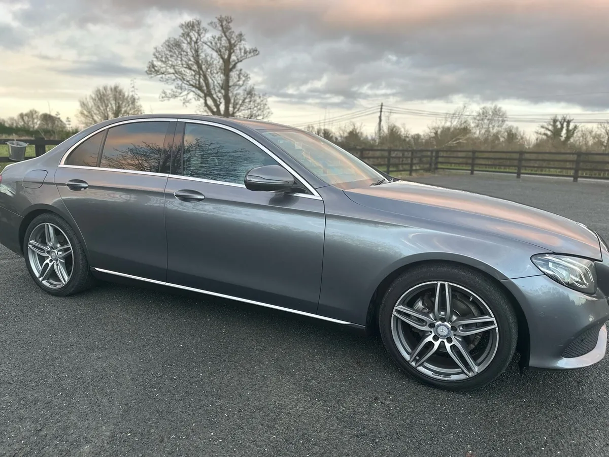 Mercedes E220 Avantgarde - Image 4