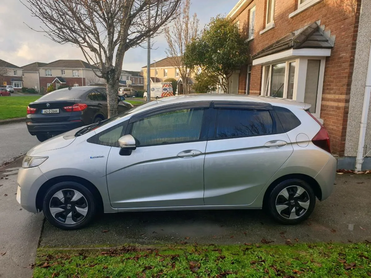 Honda FIT GP5 Hybrid 5DR Auto, 2016 - Image 4