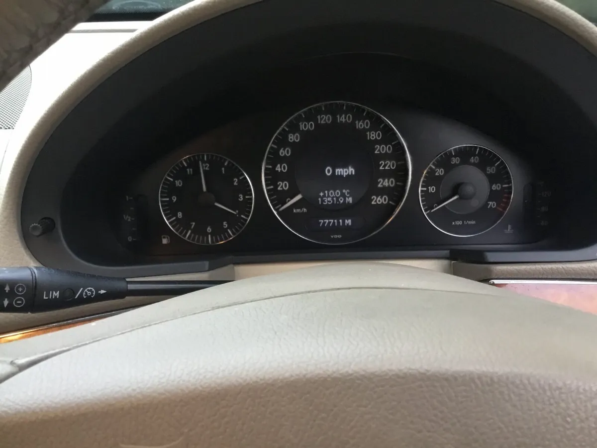 LOW MILES,Mercedes-Benz e200 1.8 ,77500 miles, - Image 1