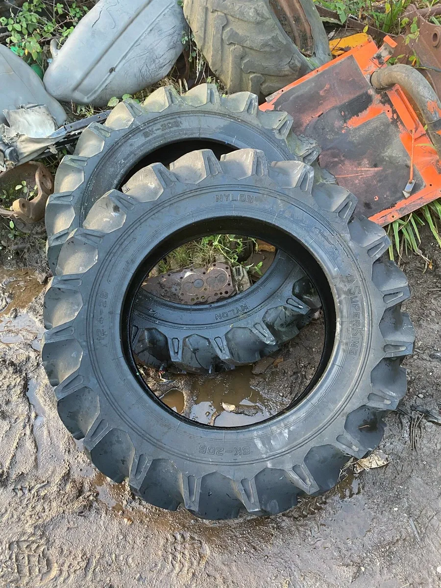 Tractor wheels - Image 1
