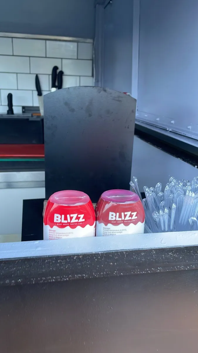 Coffee trailer fully equipped - Image 2