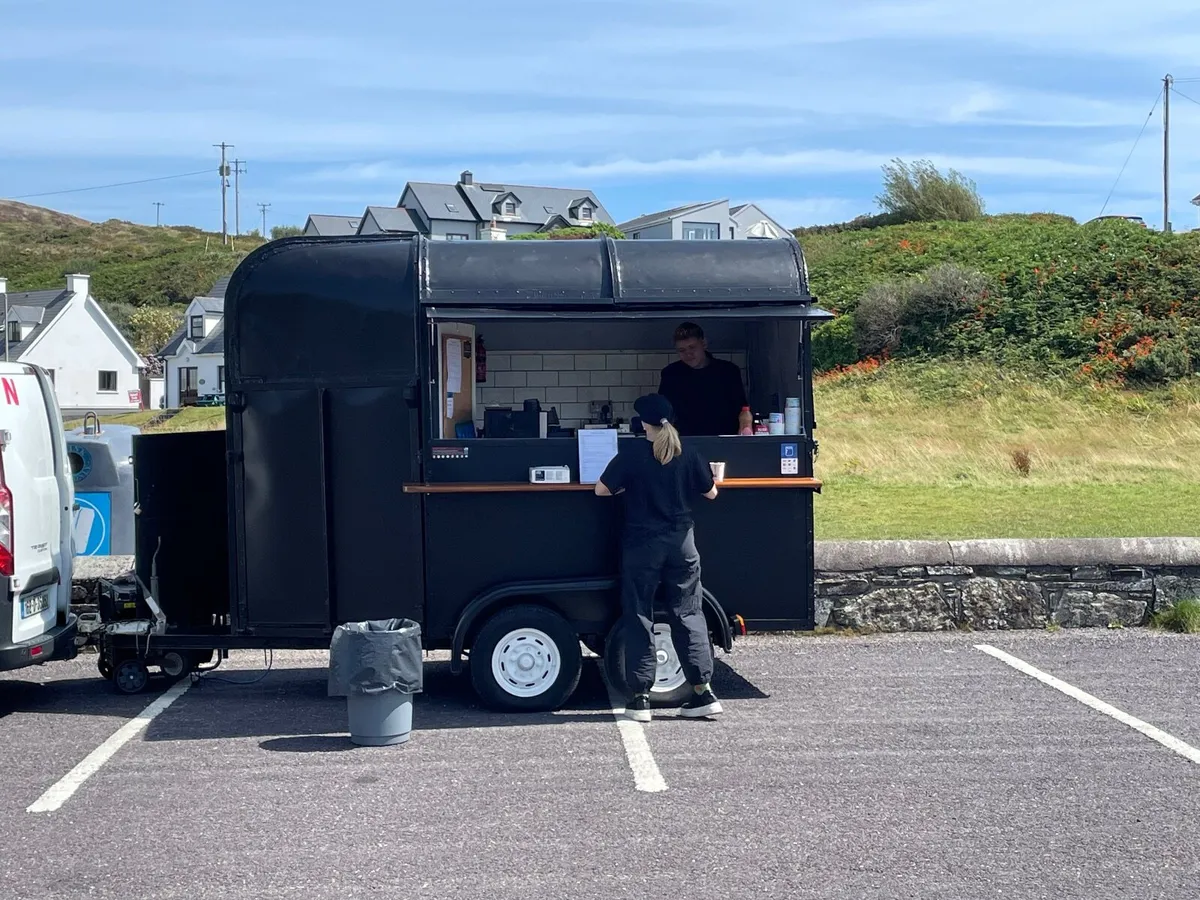 Coffee trailer fully equipped - Image 4