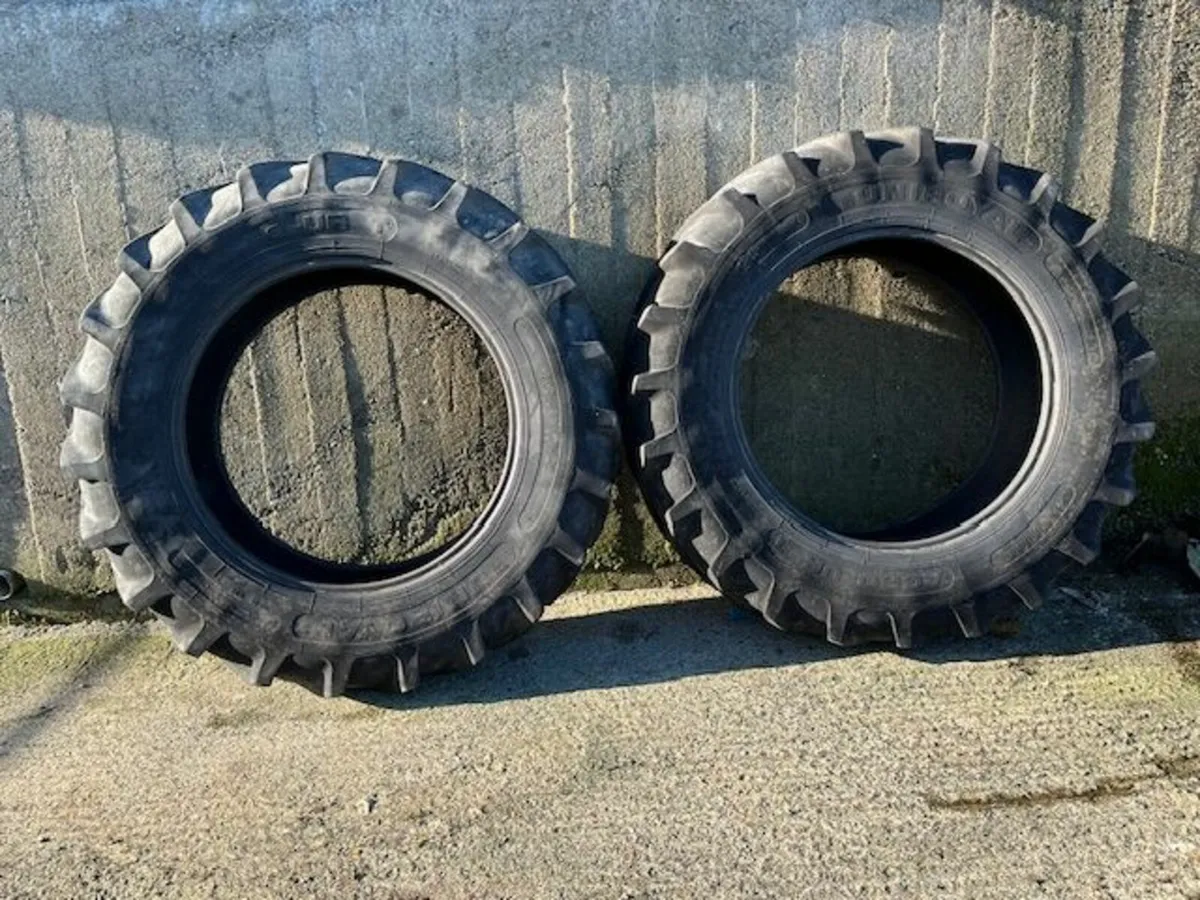 18.4 R 38 Uniroyal Radial Tyres - Image 1