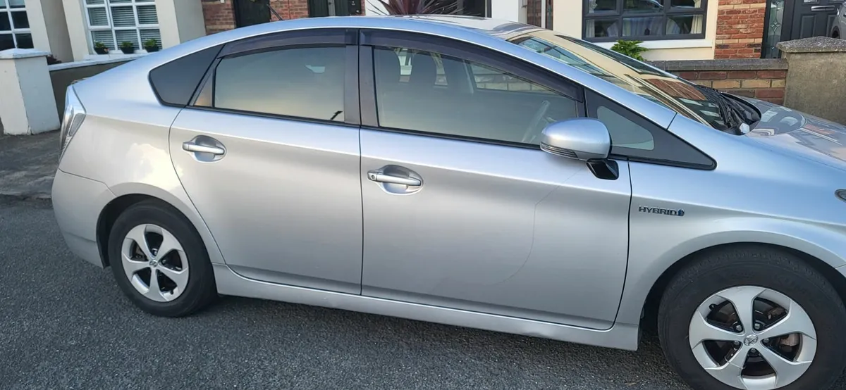 Toyota Prius 2014 - Image 1