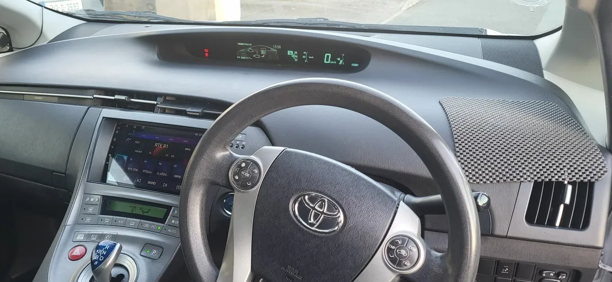 Toyota Prius 2014 - Image 2