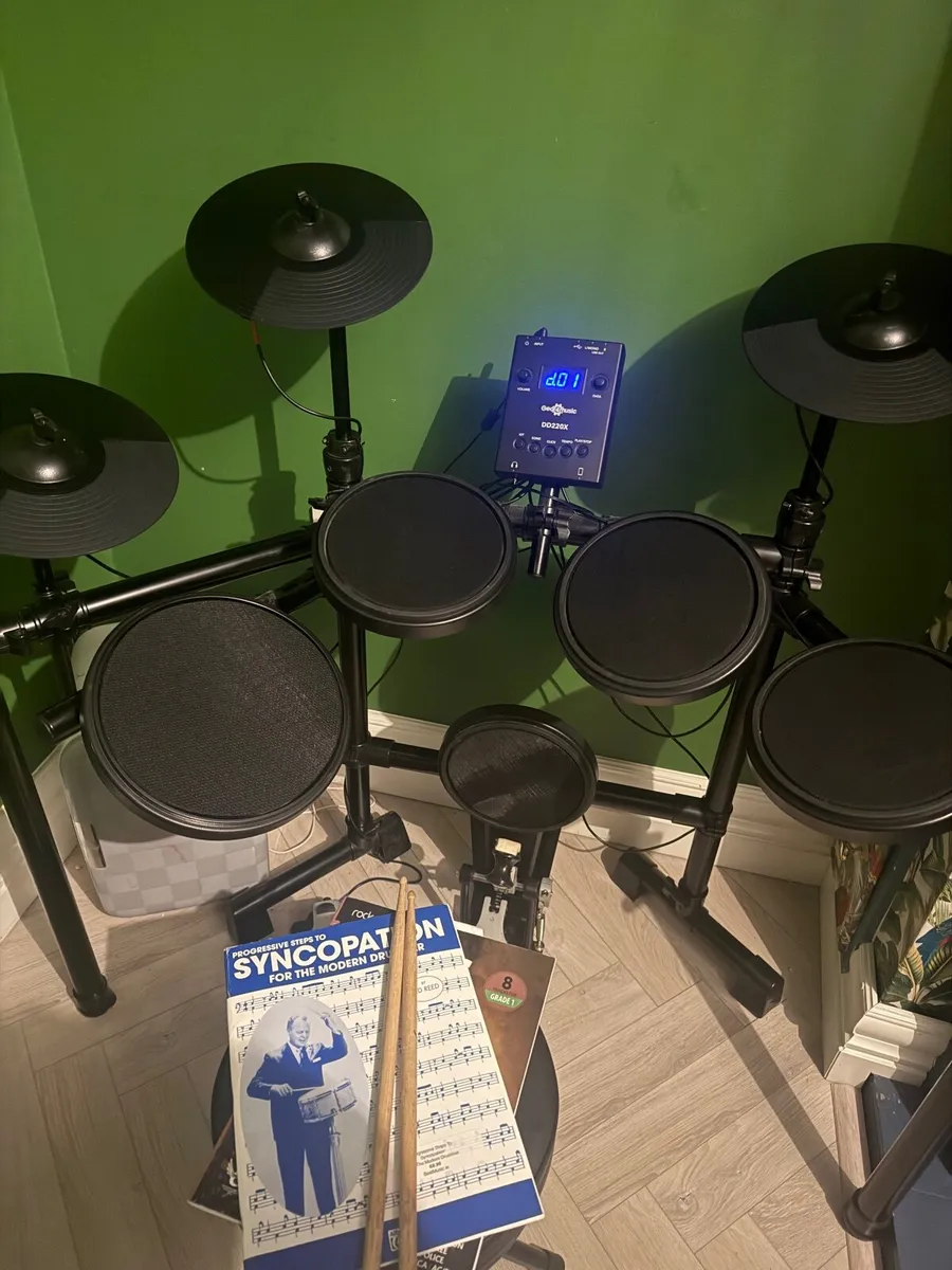 Drum kit - Image 1