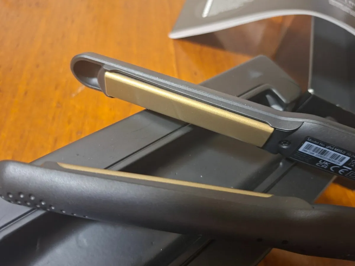 GHD Slim Plate Hair Straighteners (Mini) - Image 3