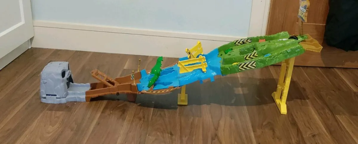 Hot wheels & Spidey toys - Image 4