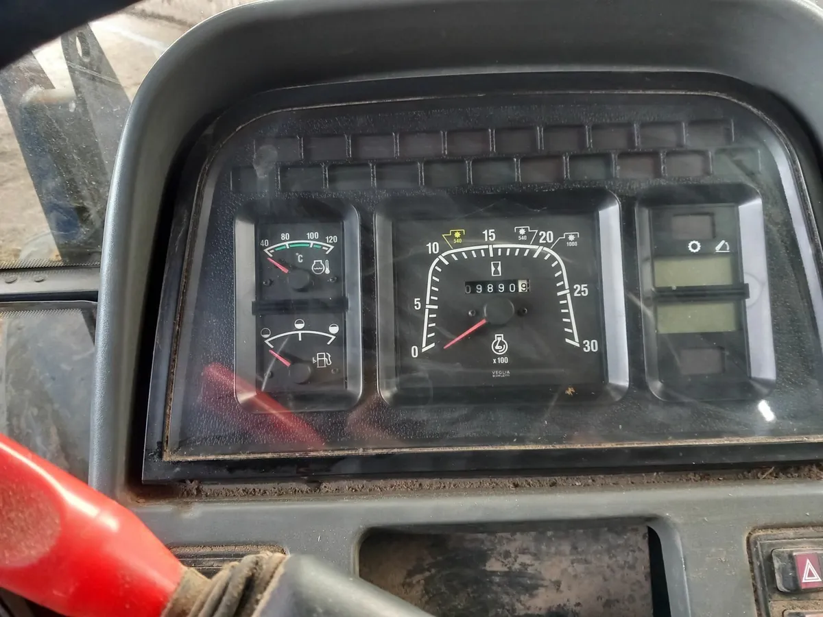 New Holland 2006 - Image 2