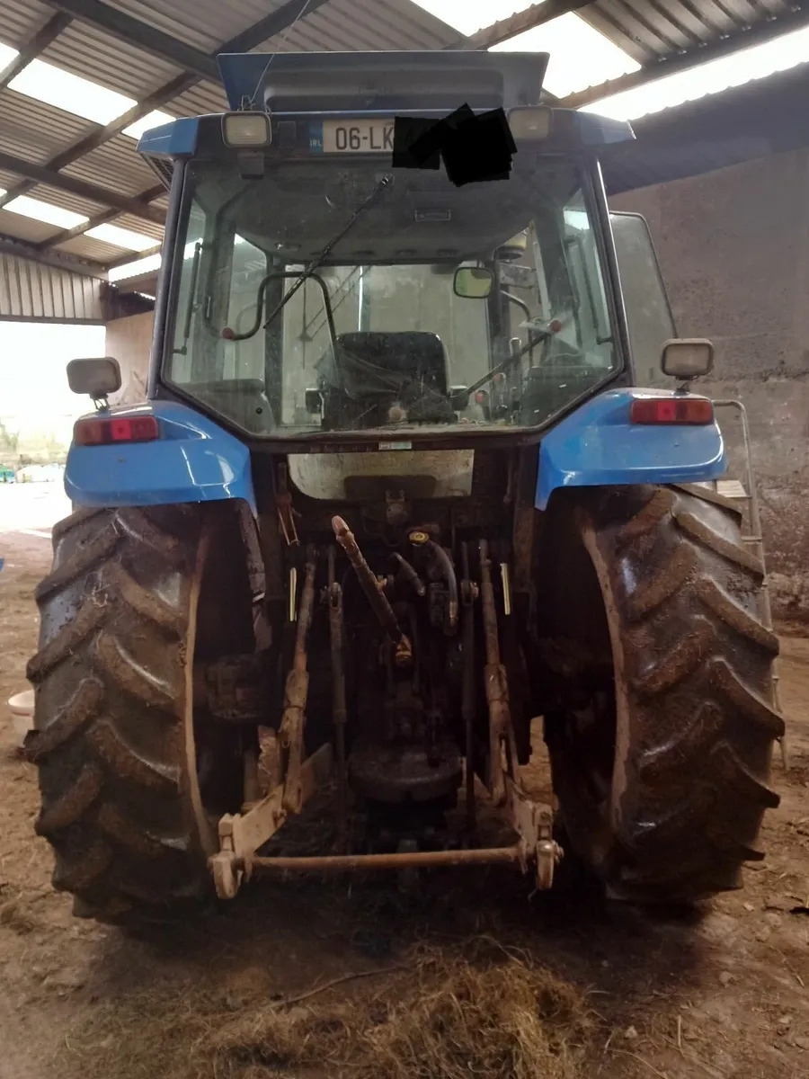 New Holland 2006 - Image 4