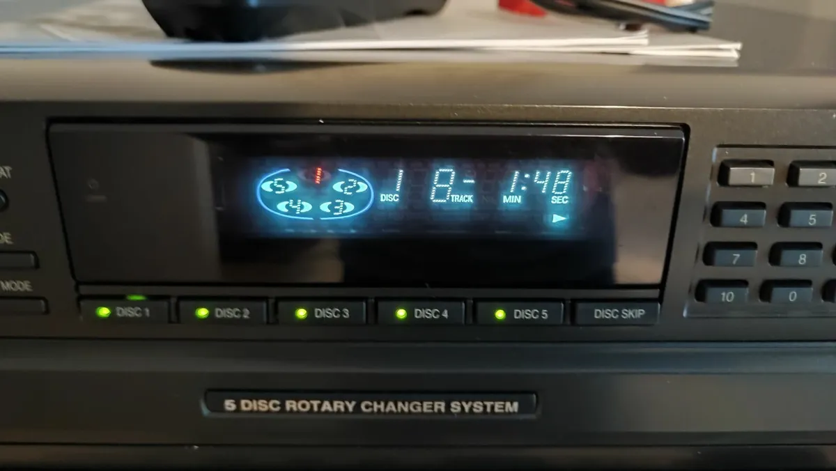 Technics SL-PD8, 5 CD Changer. VGC. Cleaned.Remote - Image 2