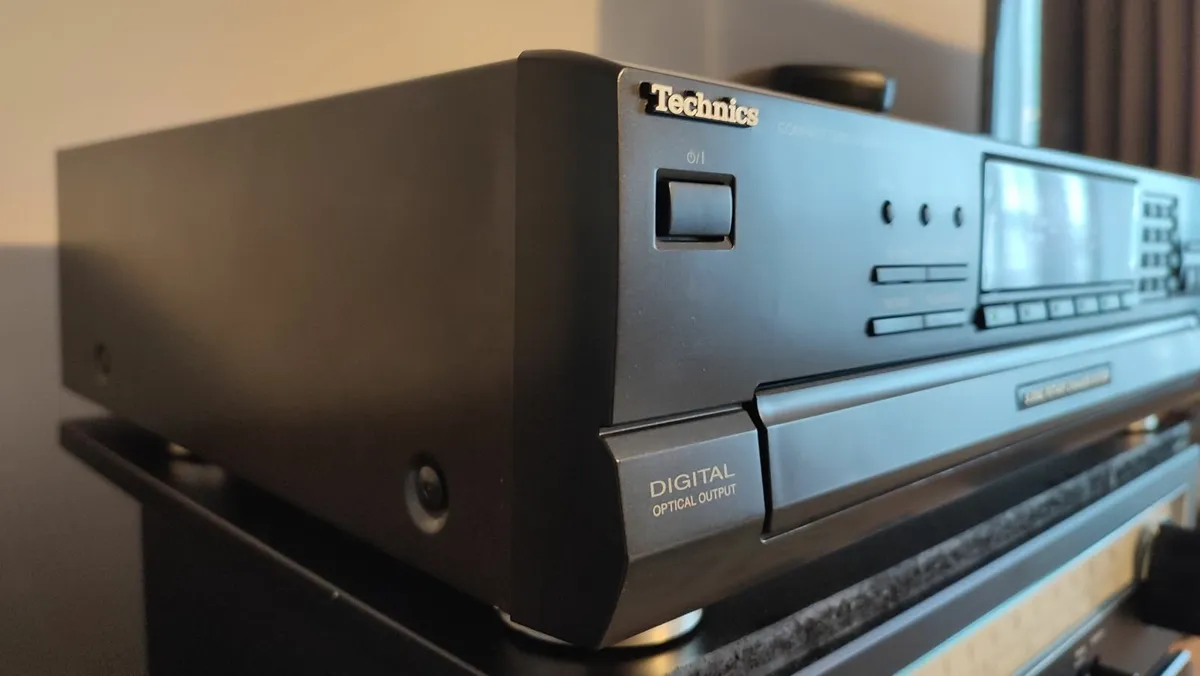 Technics SL-PD8, 5 CD Changer. VGC. Cleaned.Remote - Image 3