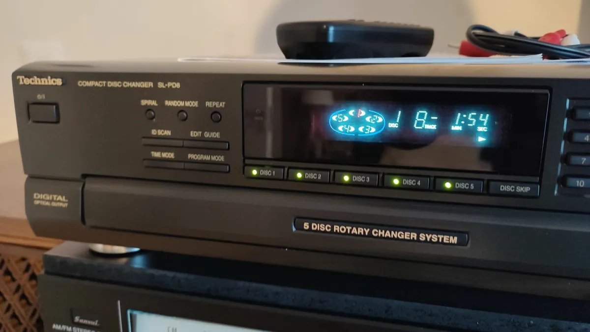 Technics SL-PD8, 5 CD Changer. VGC. Cleaned.Remote - Image 4