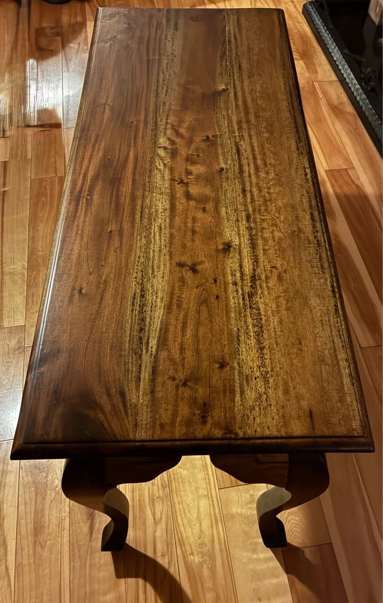 Exquisite occasional Table - Image 1