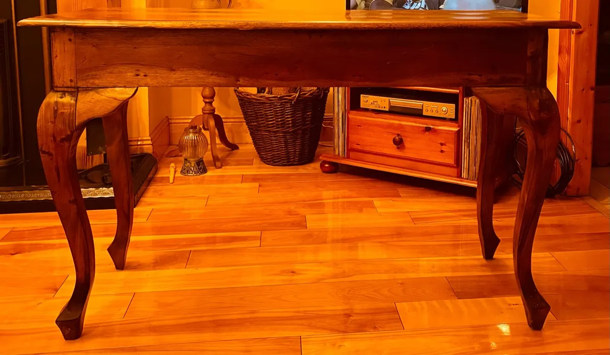 Exquisite occasional Table - Image 3