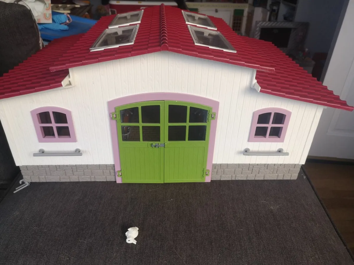 Schleich horse and stable set - Image 2