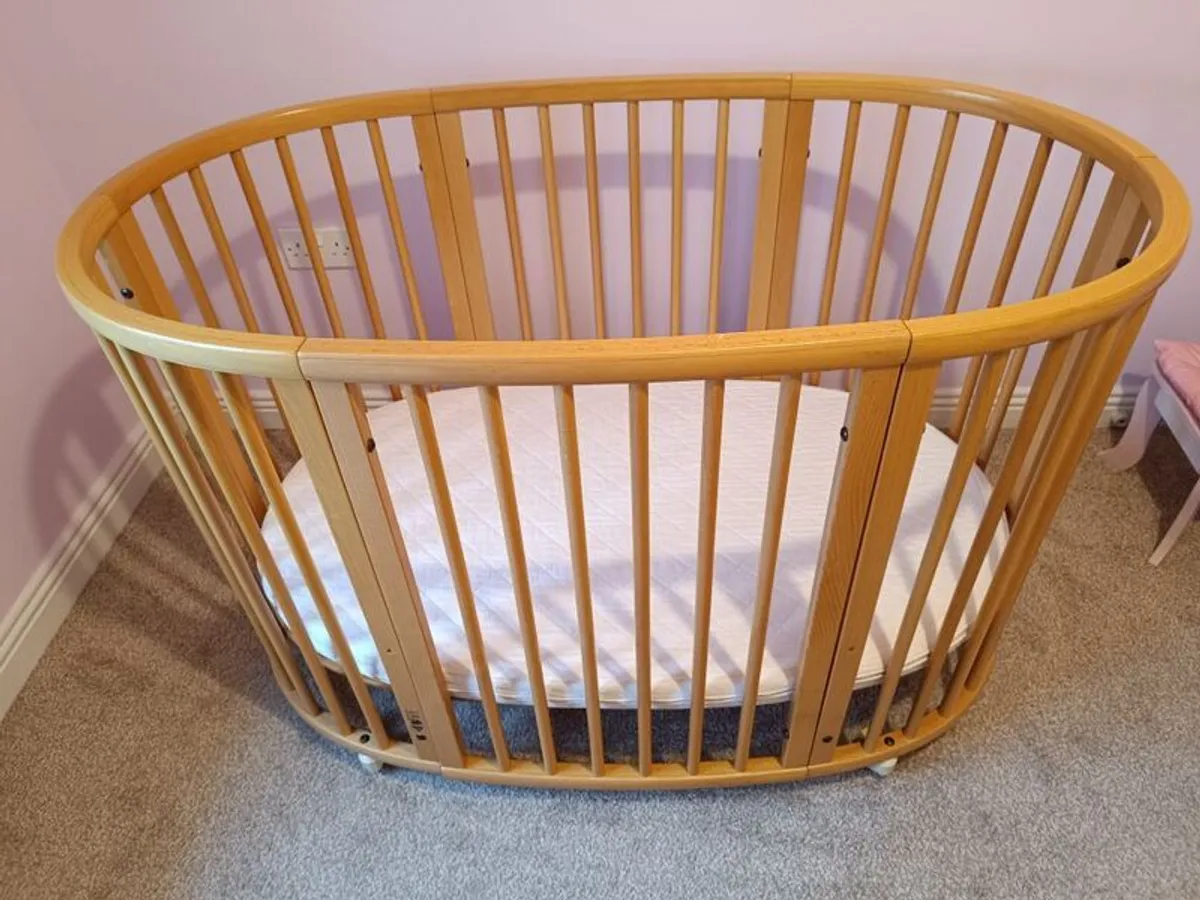 Stokke Sleepi Cot - Image 1