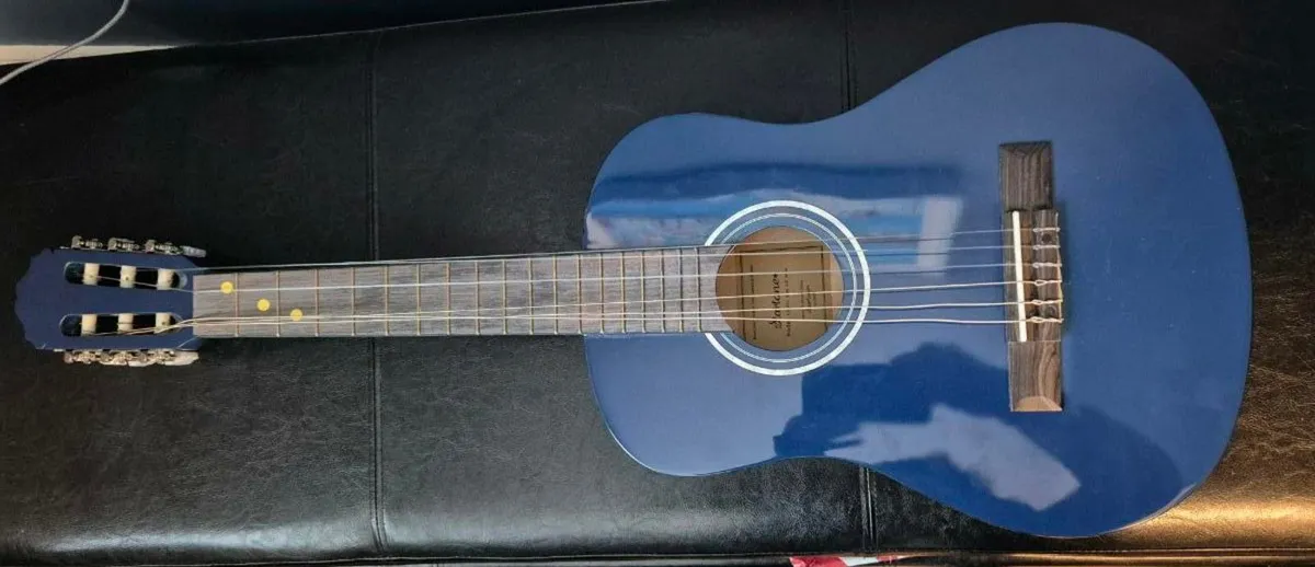Guitar 3/4 size. Great Condition €45. - Image 1