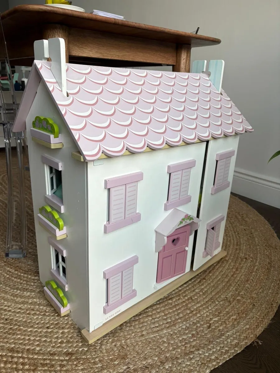Le Toy Van Dollhouse - Image 1