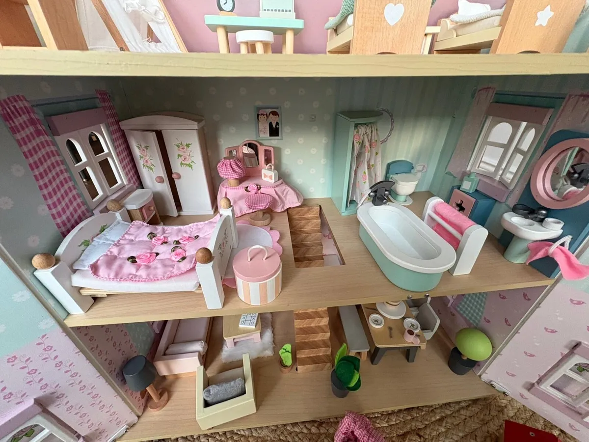 Le Toy Van Dollhouse - Image 3