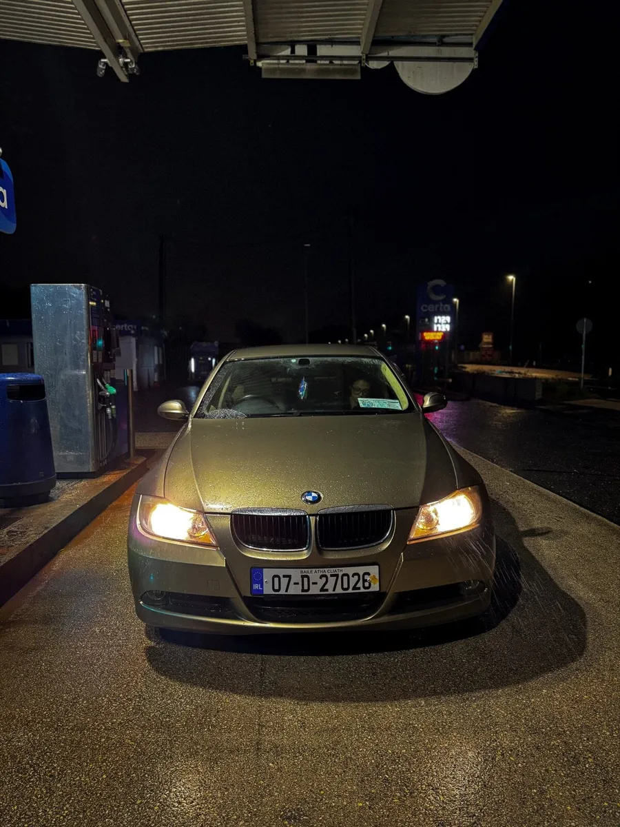BMW 318i 2.0 Petrol 2007 - Image 2