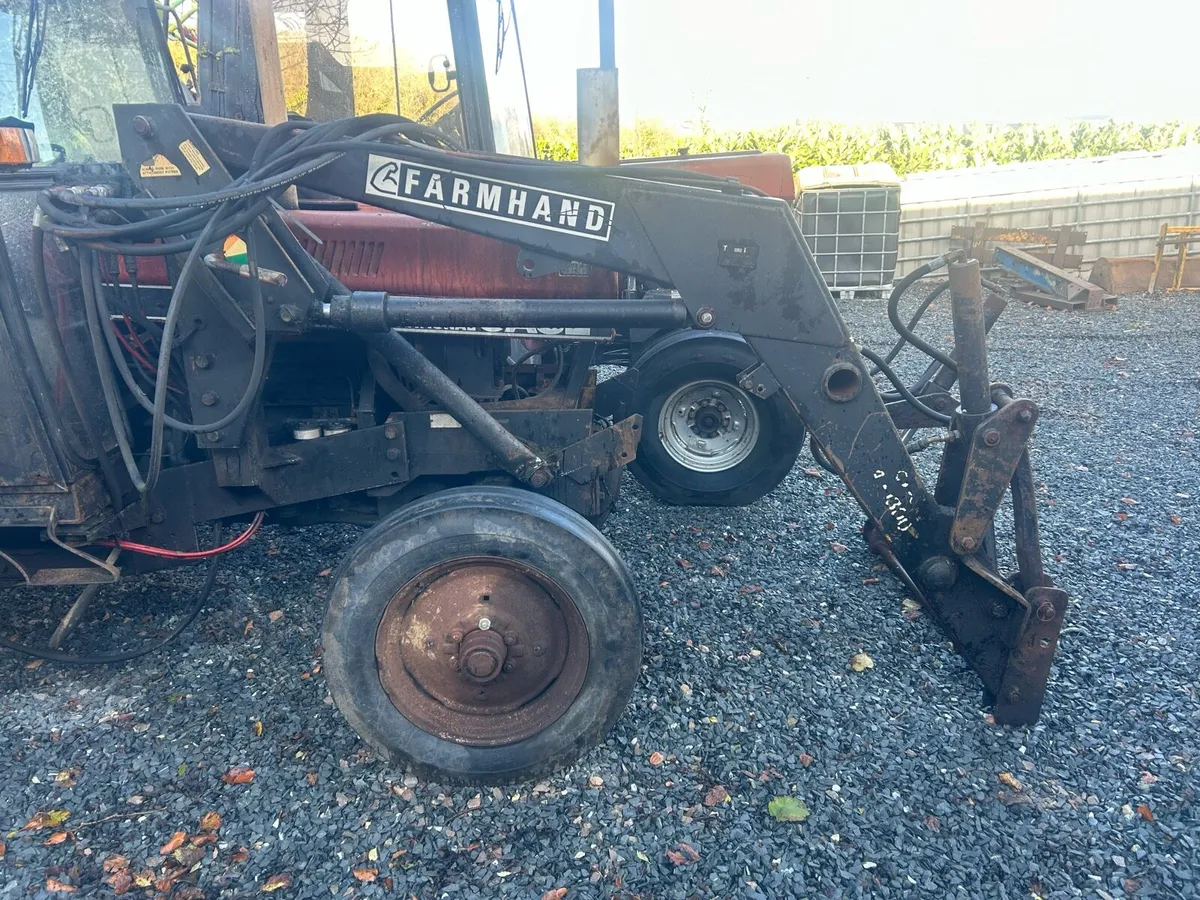 Case international front loader - Image 1