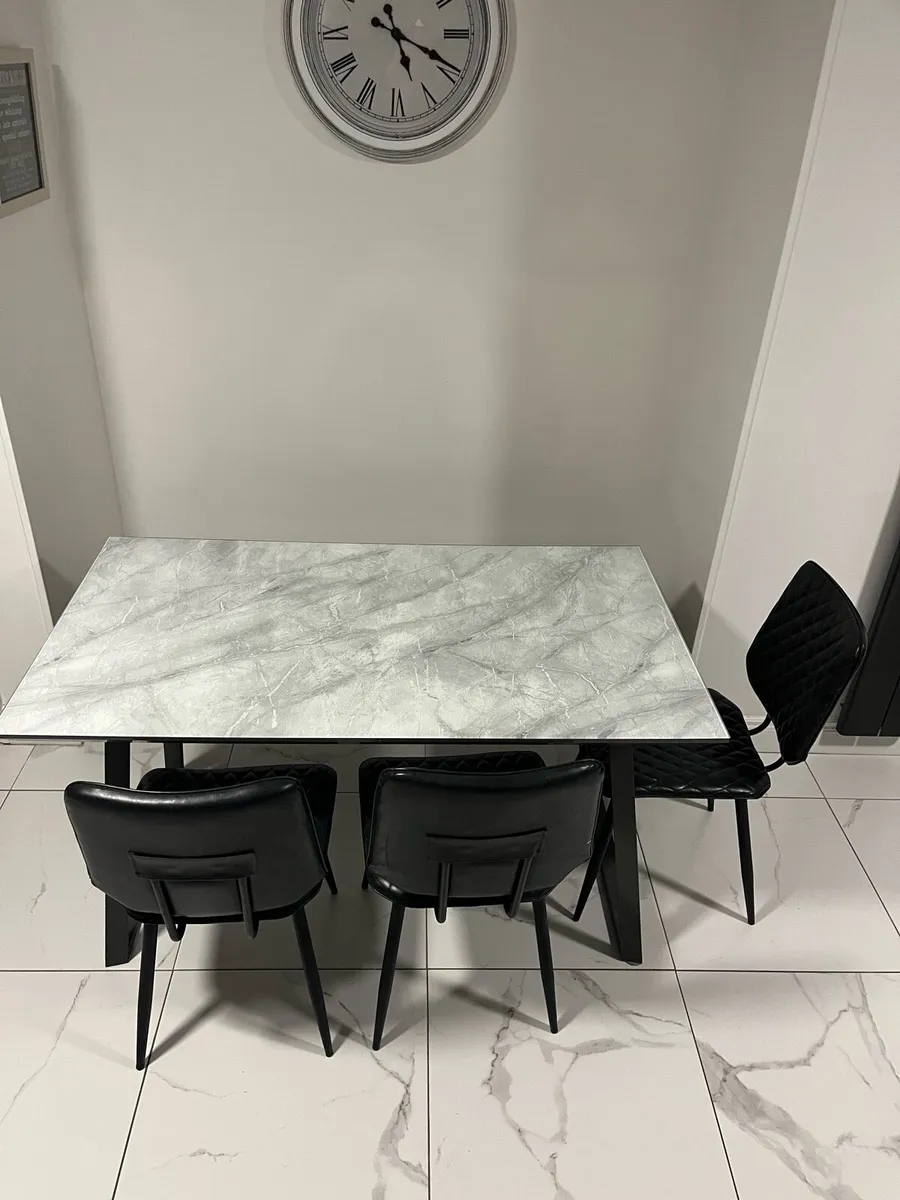 Kitchen Table, Bench & 4 chairs - Image 2