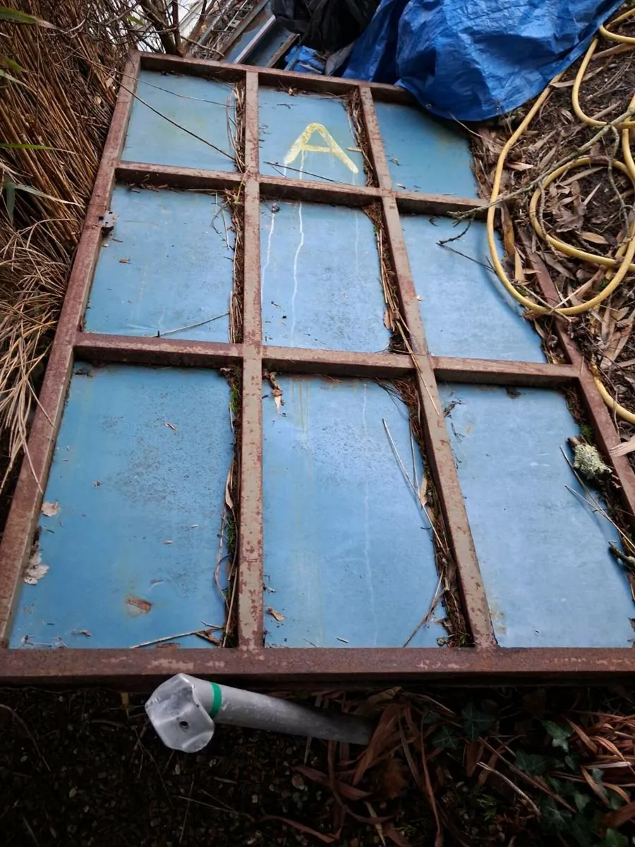 Steel shed / garage 17'  x. 10' - Image 2