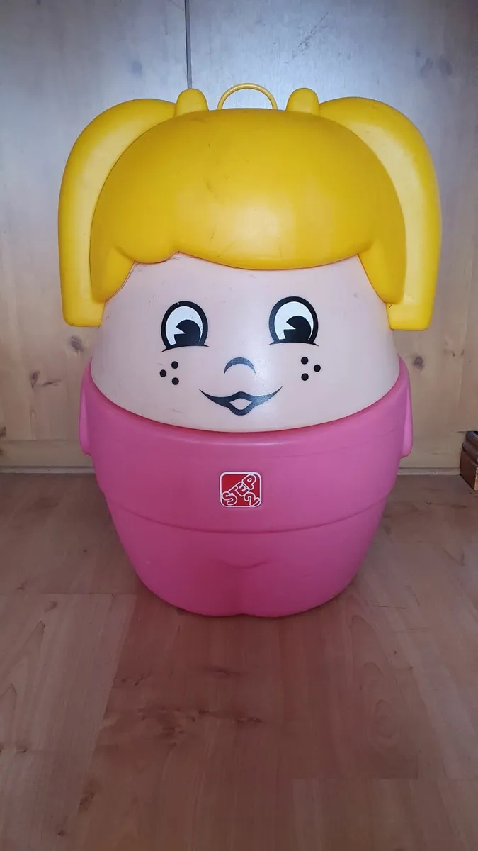 Girl toy box - Image 1