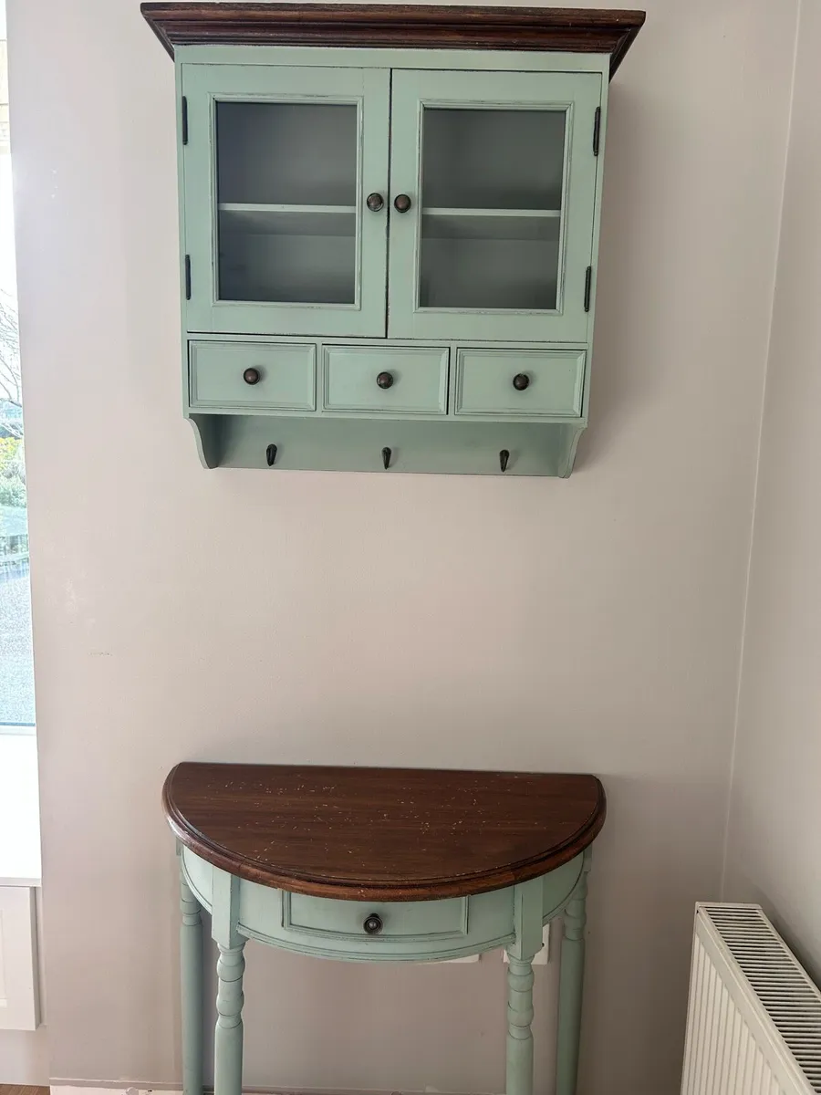 Dresser and table - Image 1