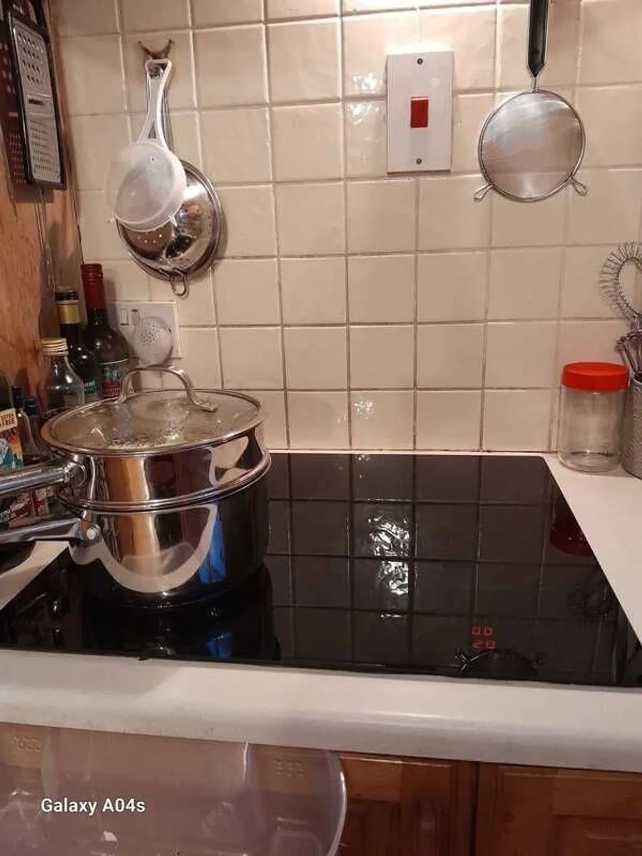 Indesit Touch Control Hob Nearly new - Image 1