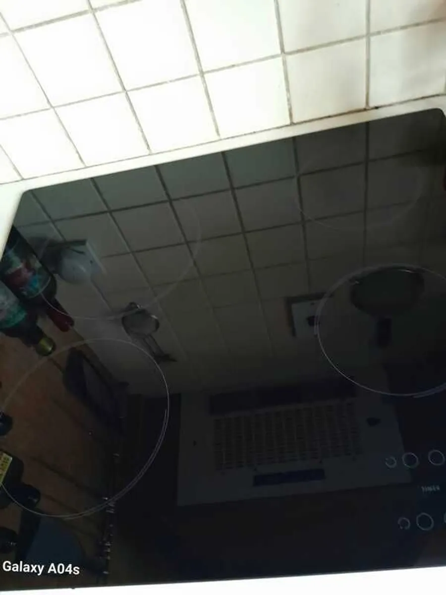 Indesit Touch Control Hob Nearly new - Image 4