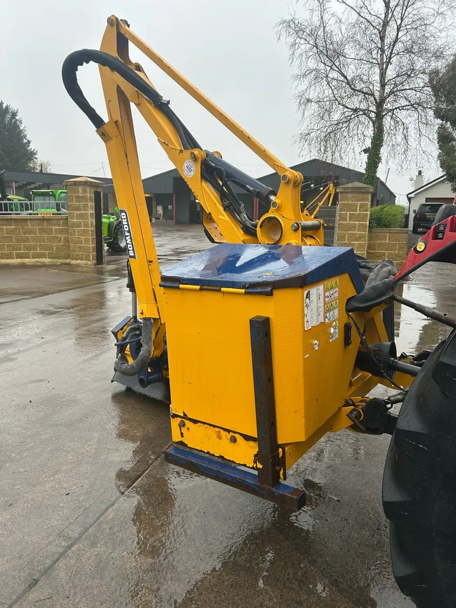 Bomford hawk 5.4 hedge cutter - Image 4