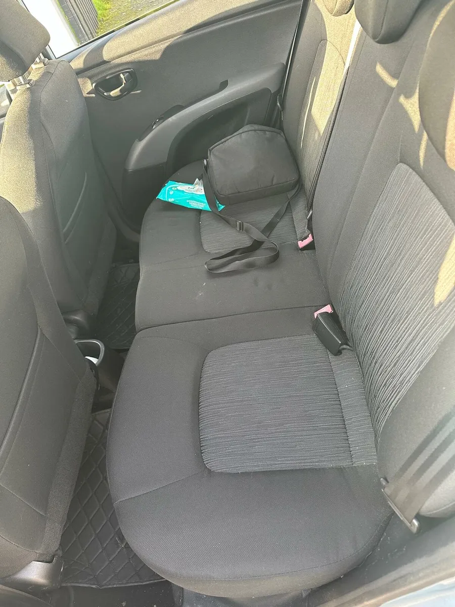 hundai 2011 nctd&tax &yaris 07 - Image 2