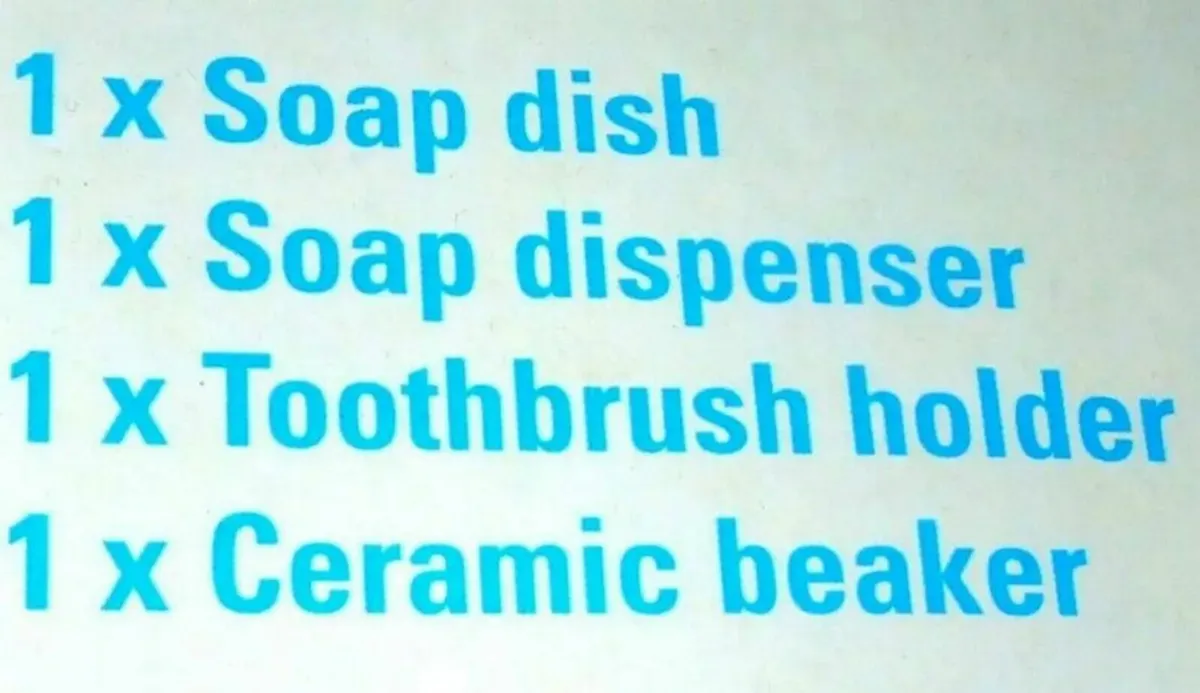 BNIB Harrods Bathroom Set - Image 2