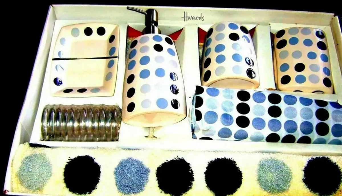 BNIB Harrods Bathroom Set - Image 4