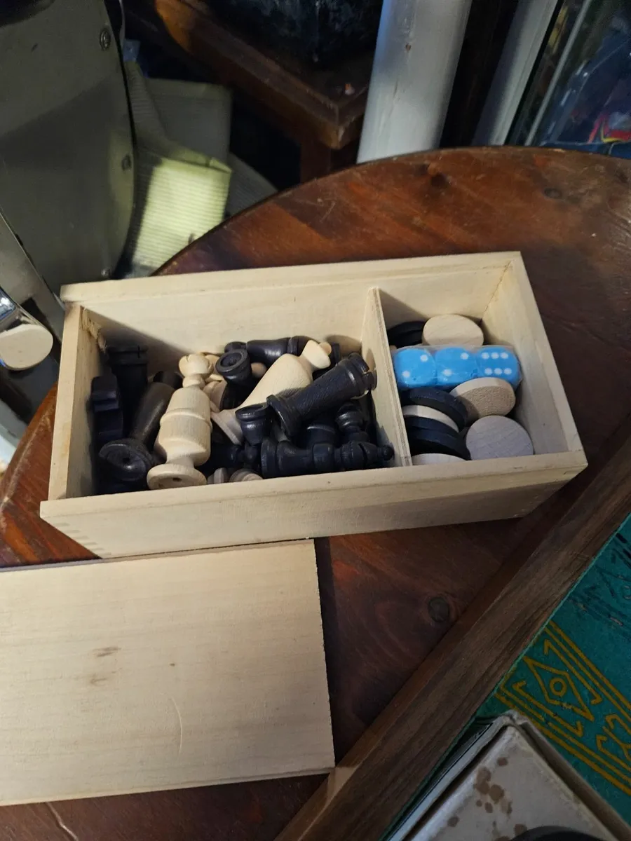 Vintage Games Chess Box - Image 1